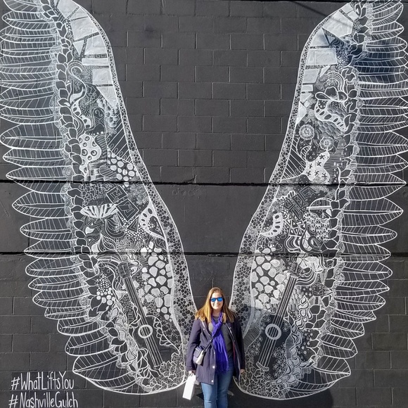 Meet your Posher, Devin - Picture 1 of 1